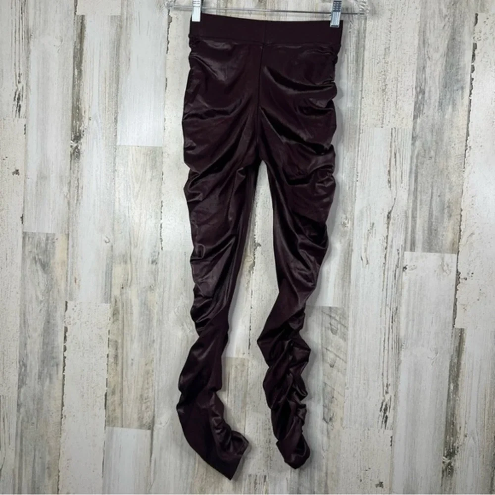 Alo Yoga‎ High-Waist Cinched Ruched Leggings Chestnut Shine Size Small Red Wine